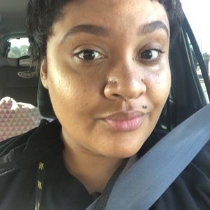 Meet your Posher, Monique